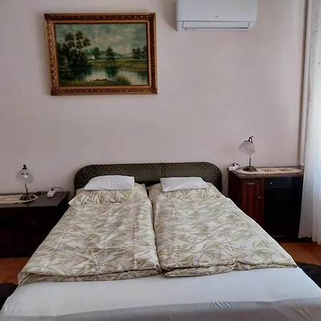 Mezeskalacs Vendeghaz Apartment *