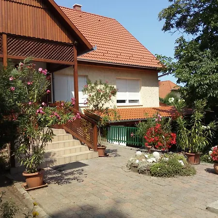 Mezeskalacs Vendeghaz * Balatonboglar